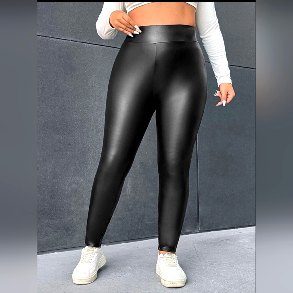 Sexy faux leather leggings